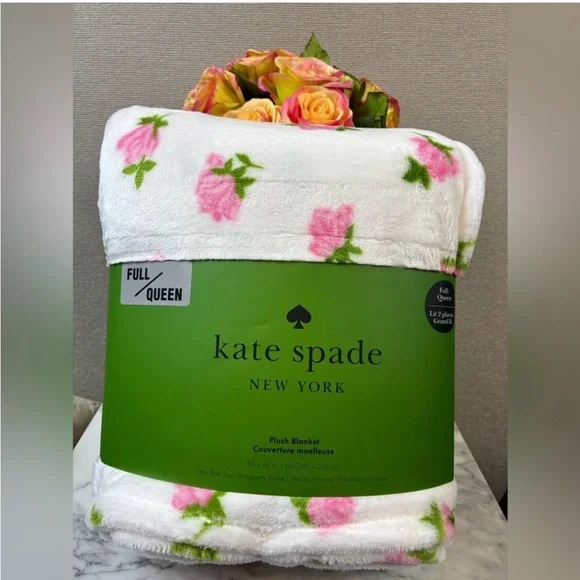 NWT Kate Spade New York Full Queen
Plush Blanket Ditsy Rose Floral Blanket - Picture 2 of 8
